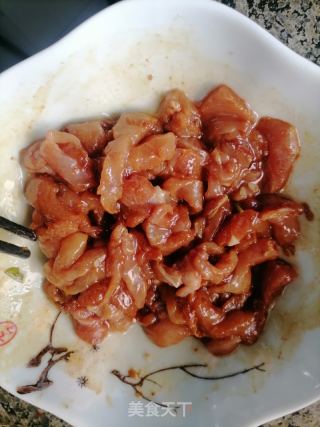 芹菜炒肉的做法步骤：2