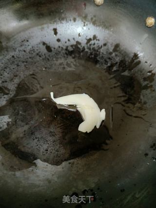 鸡蛋炒白菜的做法步骤：2