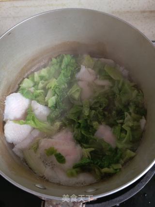 生菜巴沙鱼汤的做法步骤：5