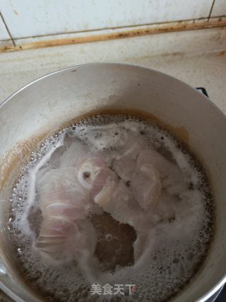 生菜巴沙鱼汤的做法步骤：3