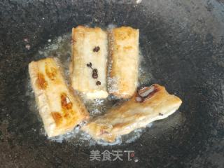 带鱼烧毛豆的做法步骤：5