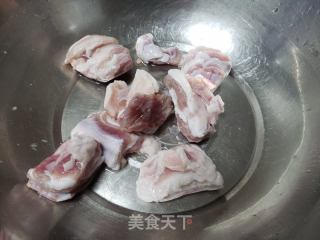 青萝卜炖羊排的做法步骤：1