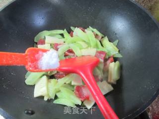 风干肉炒双笋的做法步骤：8