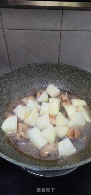 土豆香菇烧排骨的做法步骤：8