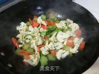 芥菜胡萝卜炒花菜的做法步骤：5