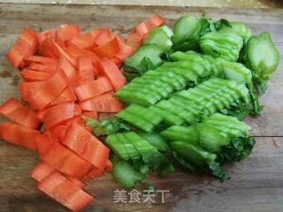 芥菜胡萝卜炒花菜的做法步骤：3