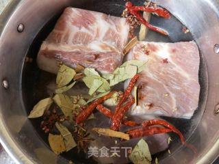 荷叶饼夹梅菜扣肉的做法步骤：2