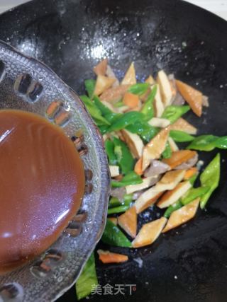 尖椒豆干的做法步骤：11