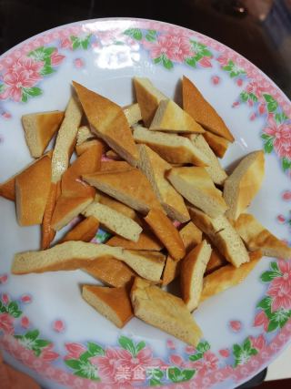 尖椒豆干的做法步骤：1