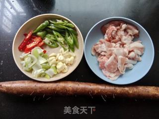 五花肉炒山药的做法步骤：1