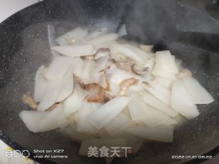五花肉烧萝卜的做法步骤：7