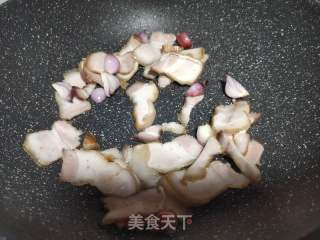 五花肉烧萝卜的做法步骤：2