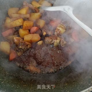 土豆烧牛腩的做法步骤：11