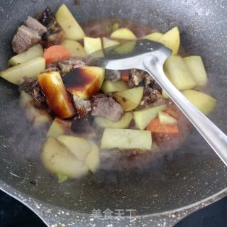 土豆烧牛腩的做法步骤：8