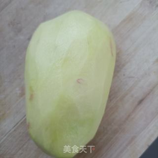 土豆烧牛腩的做法步骤：1