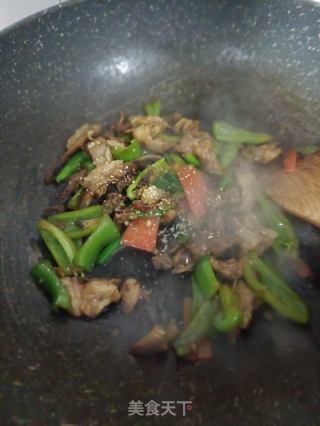 “羊肉”青辣椒炒羊头肉的做法步骤：8