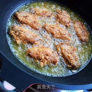 展翅高飞炸鸡翅的做法步骤：10