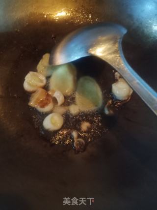 海鲜面的做法步骤：2