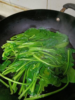 酱醋凉拌菠菜的做法步骤：2