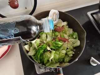 鲜香下饭的腊肉炒圆白菜的做法步骤：7
