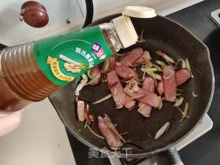 鲜香下饭的腊肉炒圆白菜的做法步骤：6