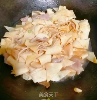 尖椒干豆腐的做法步骤：5