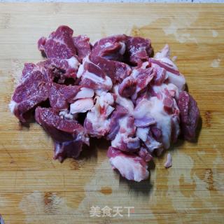 羊肉胡萝卜水饺的做法步骤：2
