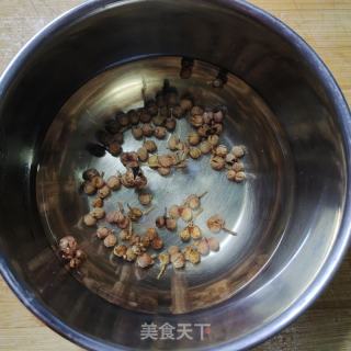 羊肉胡萝卜水饺的做法步骤：1