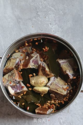 炖腊猪蹄的做法步骤：6