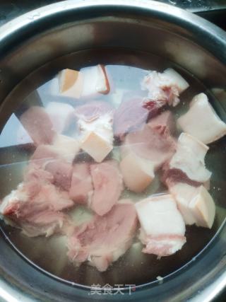 肉夹馍的做法步骤：1