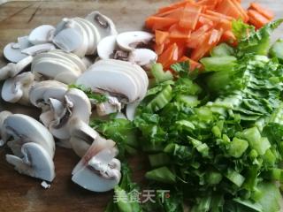 冬笋蘑菇芥菜炒年糕的做法步骤：2