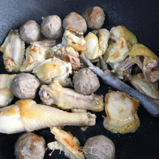 肉丸菌菇煲鸡汤的做法步骤：7