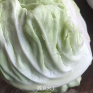 醋溜包菜的做法步骤：1