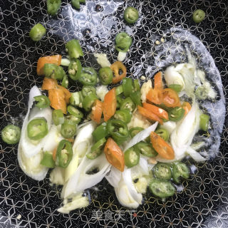 芹菜炒香干的做法步骤：6