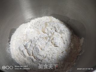 火腿肠小面包的做法步骤：2
