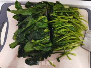 菠菜拌粉丝的做法步骤：1