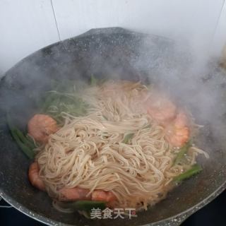 芸豆对虾焖面的做法步骤：14