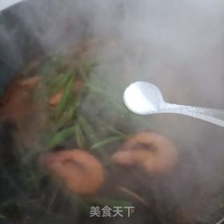 芸豆对虾焖面的做法步骤：12