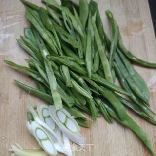 芸豆对虾焖面的做法步骤：1