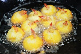 土豆虾球的做法步骤：9
