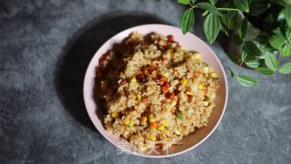 玉米香肠炒饭的做法步骤：8