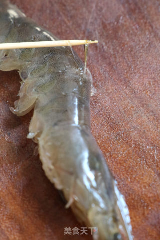 蒜蓉虾的做法步骤：1