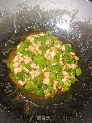 青椒炒肉的做法步骤：7