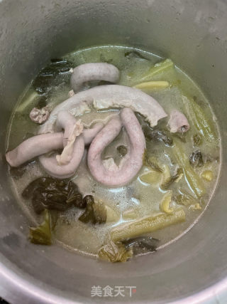 苦瓜酸菜煲粉肠的做法步骤：12