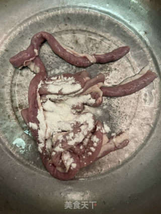 苦瓜酸菜煲粉肠的做法步骤：4