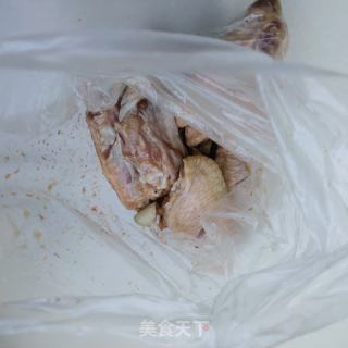 酱油鸡翅的做法步骤：1