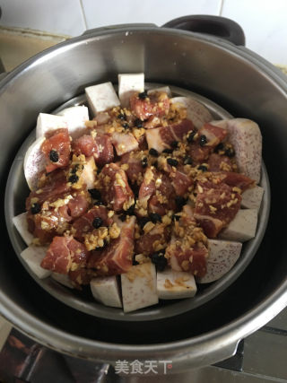 炮弹芋头蒸肉的做法步骤：9