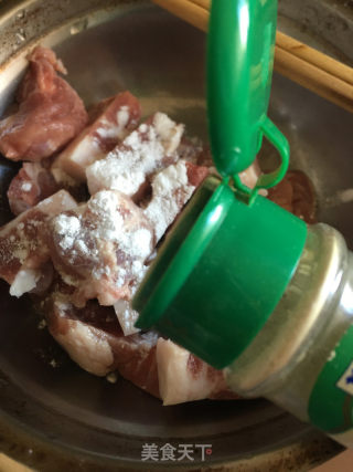 炮弹芋头蒸肉的做法步骤：4