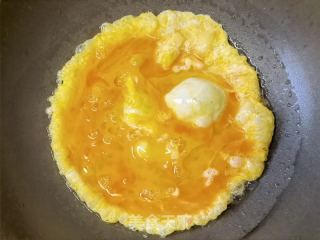 螺丝椒胡萝卜炒鸡蛋的做法步骤：5