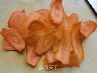 螺丝椒胡萝卜炒鸡蛋的做法步骤：2